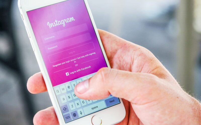 لماذا لا يجب عليك شراء متابعين انستجرام ؟ وماذا تفعل بدلاً من ذلك؟ لماذا لا يجب عليك شراء متابعين انستجرام ؟ وماذا تفعل بدلاً من ذلك؟