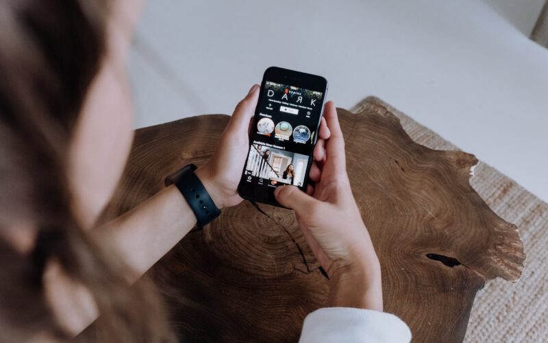 كيفية اعادة النشر على انستجرام: 4 طرق لإعادة مشاركة المحتوى من مستخدمين آخرين في قطر