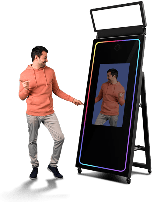 Mirror photo booth in Qatar Discounted price for event organizers